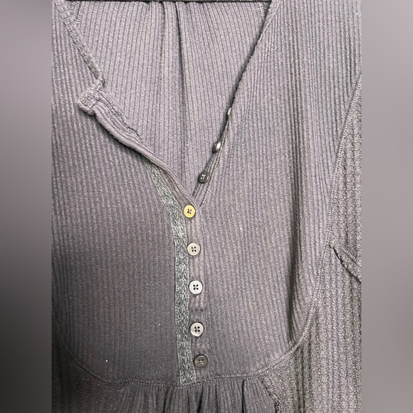 Free People Leo Henley Size Medium - Picture 4 of 6